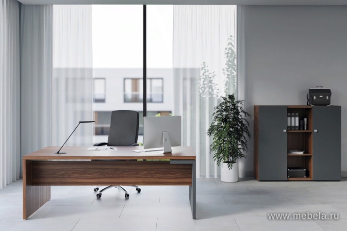 Стол для переговоров