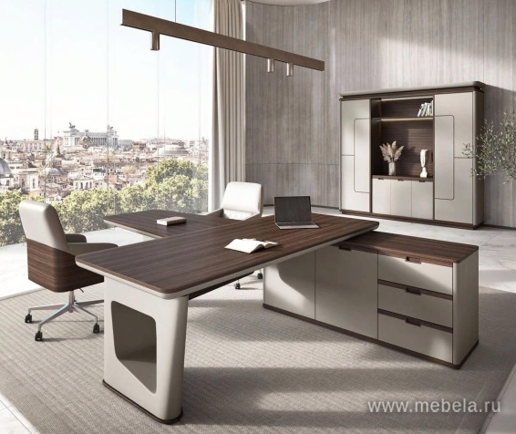 Шкаф с полками и вешалкой для одежды