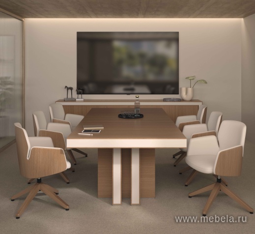 Стол заседаний квадратный