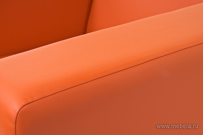 Кресло (хромированные опоры)