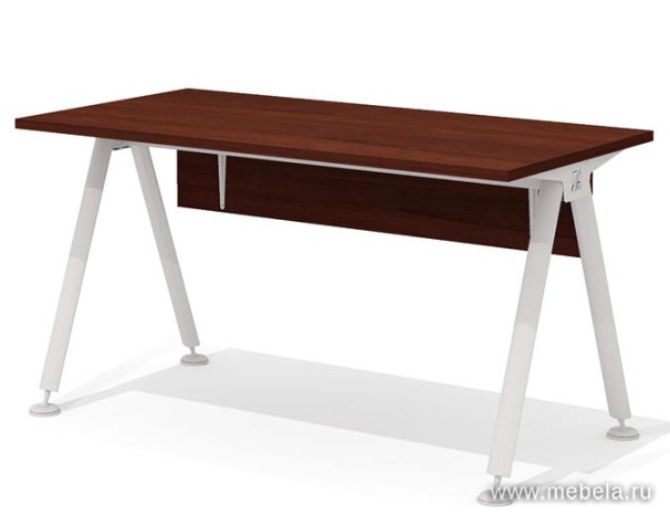 Стол прямой на металлокаркасе