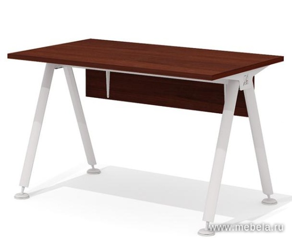 Стол прямой на металлокаркасе