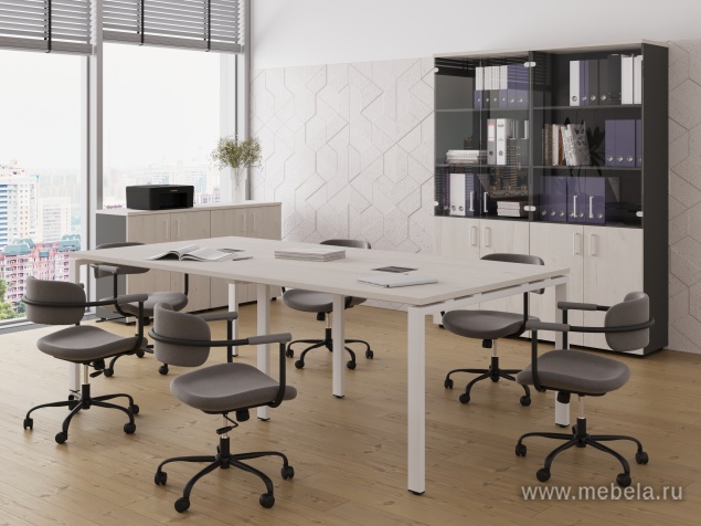 Стол переговорный на П-образных опорах 40х40