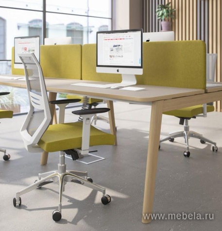 Офисный шкаф средний со стеклом в алюминиевой рамке