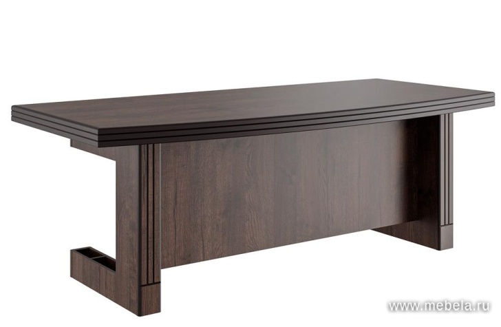 Стол руководителя  *необходимо комплектовать тумбой и приставкой с обеих сторон