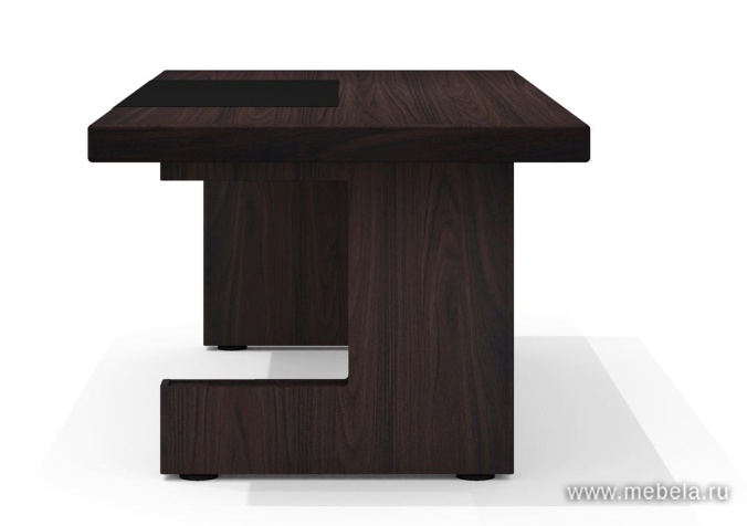 Стол руководителя с опорой для установки тумбы (используются тумбы Sd-30, Sd-31R/L)