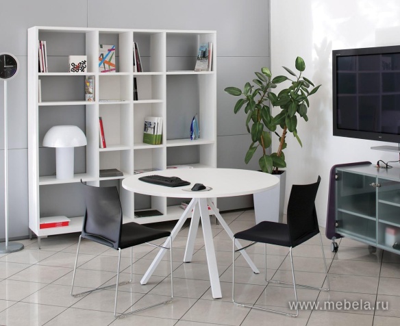 Стол переговоров (белые опоры)