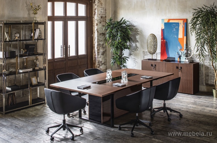 Стол для переговоров