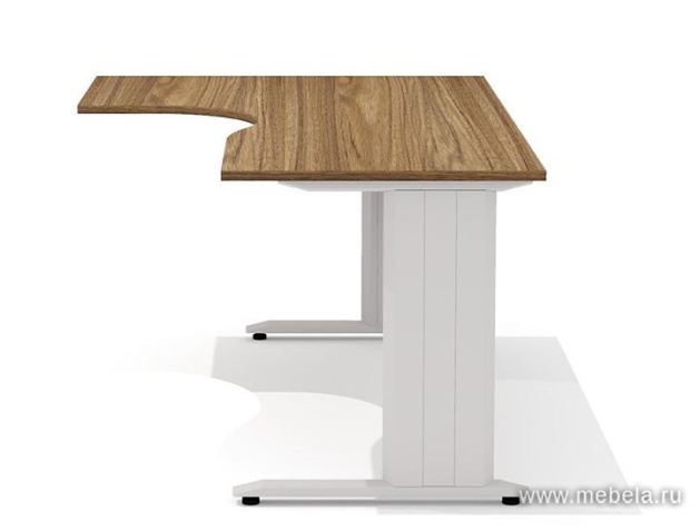 Стол эргономичный, на металлокаркасе