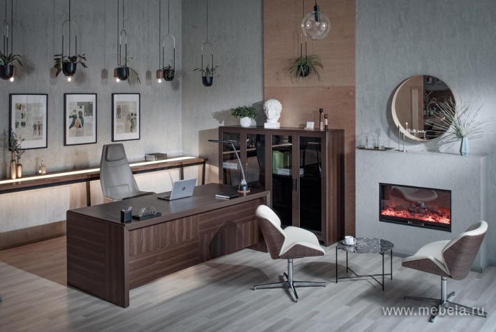 Стол переговоров