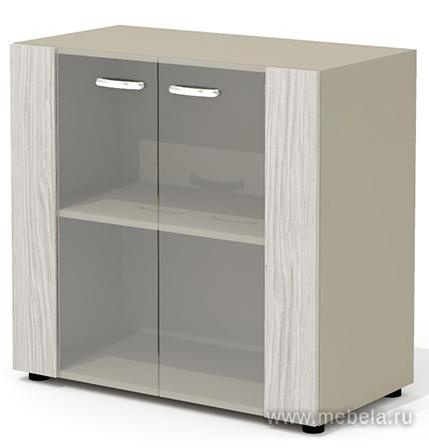 Офисный шкаф низкий  со стеклянными фасадами