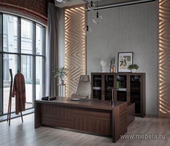 Стол переговоров