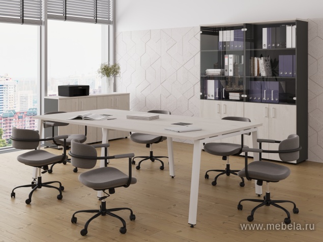 Стол переговорный на П-образных опорах 40х40