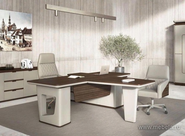 Шкаф с полками и вешалкой для одежды