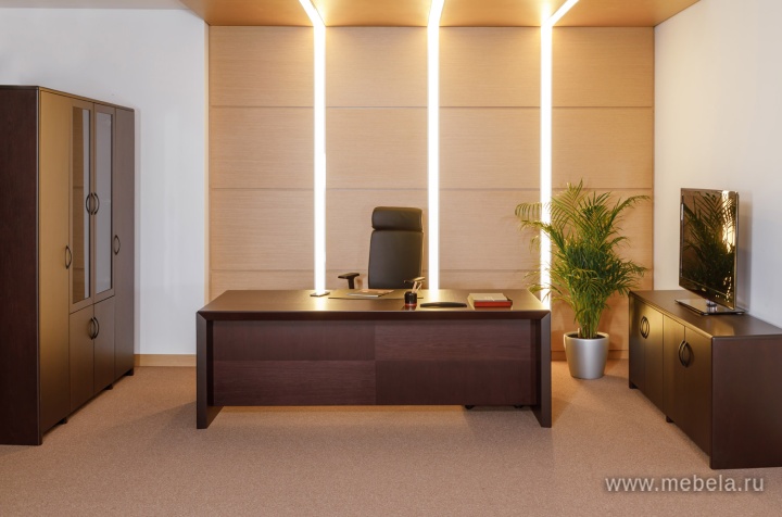 Стол переговоров